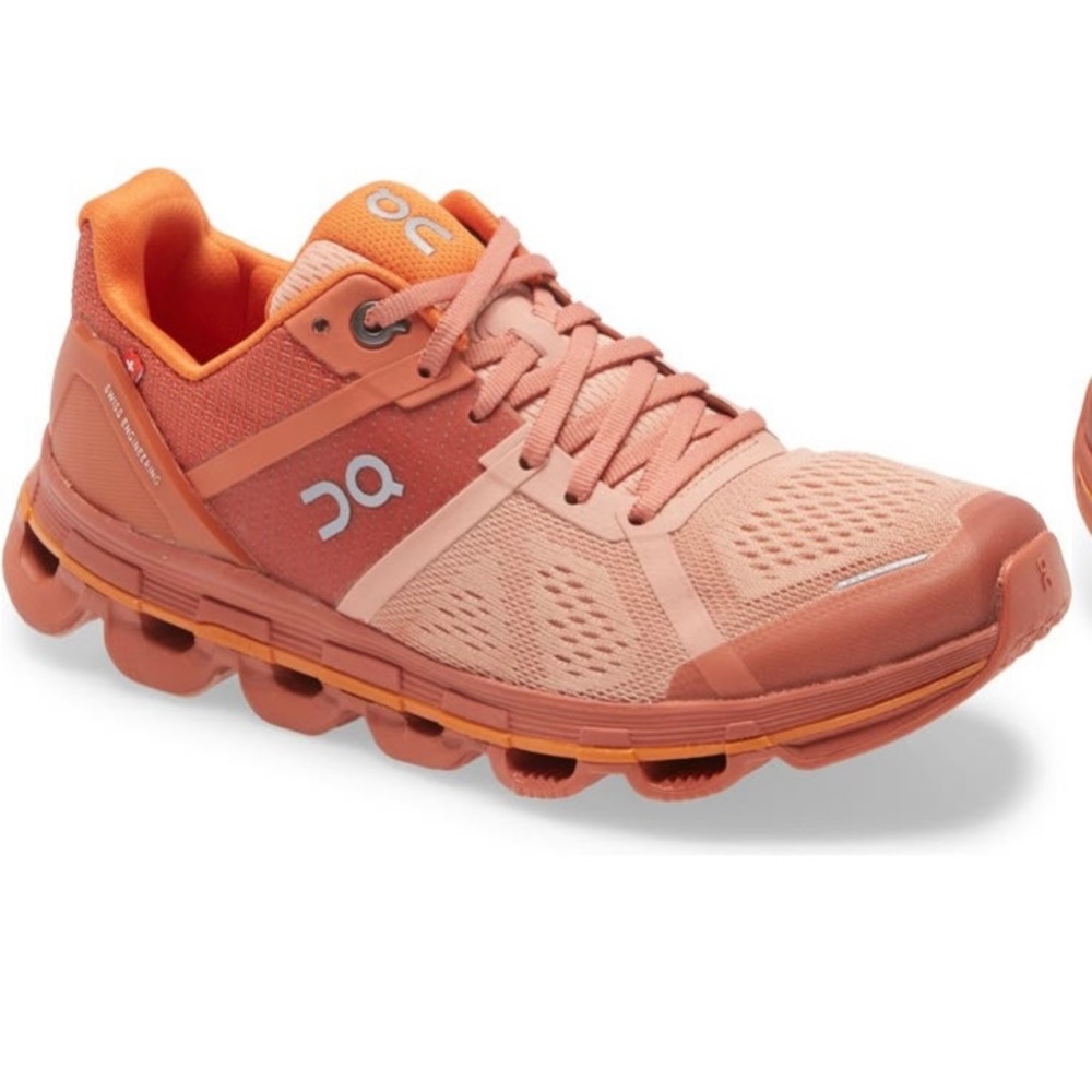 *New* ON Cloudace running shoes, Women’s 7.5